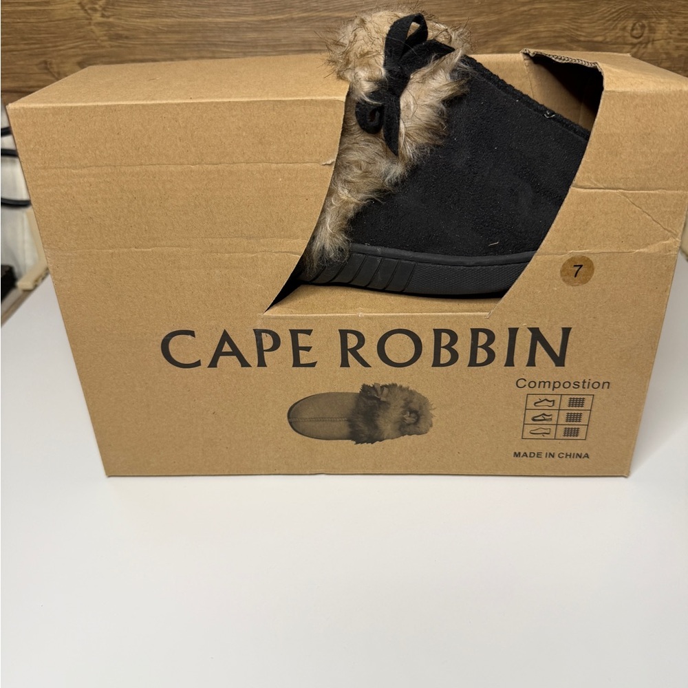 Cape Robbin Black Faux Fur Ankle Boots Size 7